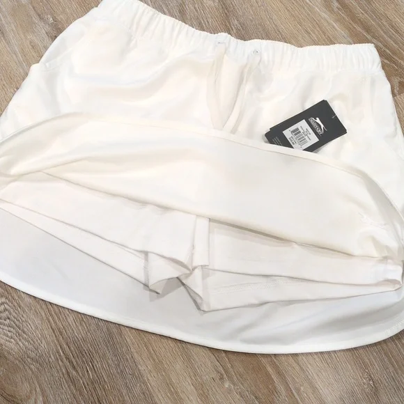 ❤️🏌️‍♀️NWT Slazenger Women's White Golf Skort size Medium ❤️🏌️‍♀️  WOW!!❤️🏌️‍ - Picture 6 of 10